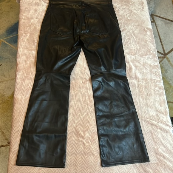 🌟HOST PICK🌟 Gap Faux Leather Pants like new! Petite 29 or 8. - Picture 10 of 12